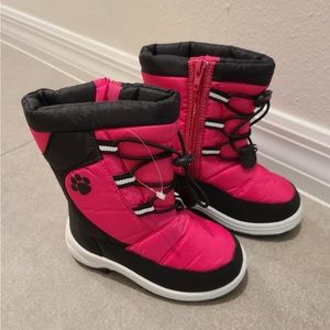 Rugged bear girl boots size 9 new